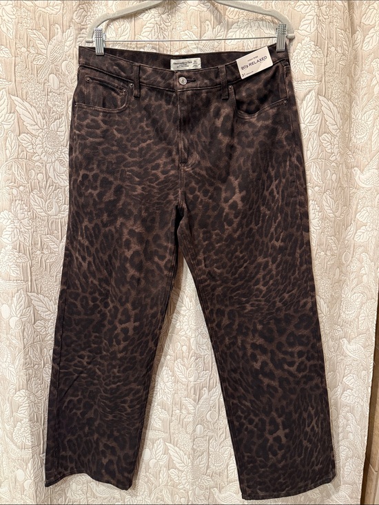 Abercrombie & Fitch Denim - Abercrombie & Fitch 90's Relaxed High-Rise Jeans - Brown/Black Leopard